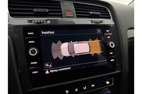 Volkswagen Golf 1.0 TSI Comfortline Clima Carplay Adaptive Cruise LED Navigatie PDC 16"LMV