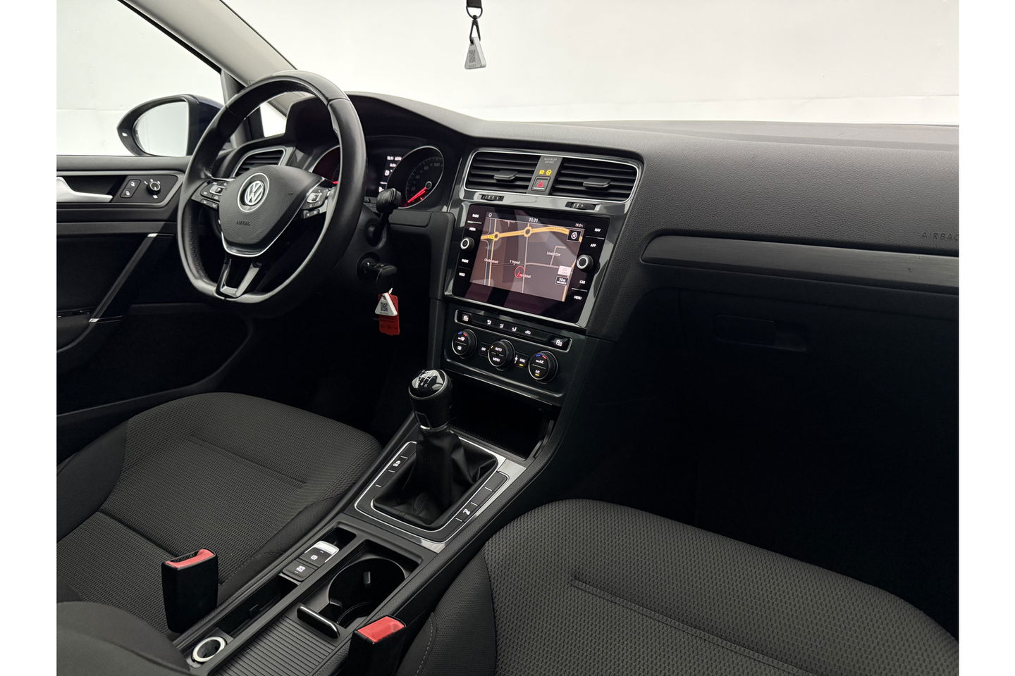 Volkswagen Golf 1.0 TSI Comfortline Clima Carplay Adaptive Cruise LED Navigatie PDC 16"LMV