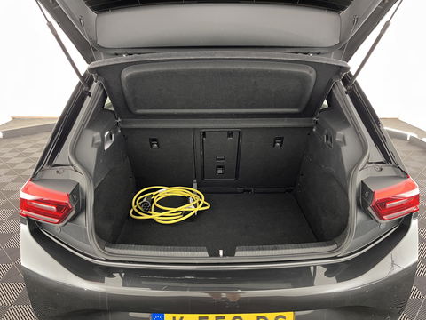 Volkswagen ID.3 First Plus 58 kWh [ 3-Fase ] (INCL.BTW) *FULL-LED | MATRIX-LED | DIGI-COCKPIT | NAVI-FULLMAP | AMBIENT-LIGHT | KEYLESS | CAMERA | COMFORT-SEATS | DAB+ | ECC | PDC | CRUISE | 19''ALU*