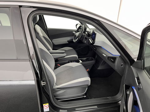 Volkswagen ID.3 First Plus 58 kWh [ 3-Fase ] (INCL.BTW) *FULL-LED | MATRIX-LED | DIGI-COCKPIT | NAVI-FULLMAP | AMBIENT-LIGHT | KEYLESS | CAMERA | COMFORT-SEATS | DAB+ | ECC | PDC | CRUISE | 19''ALU*