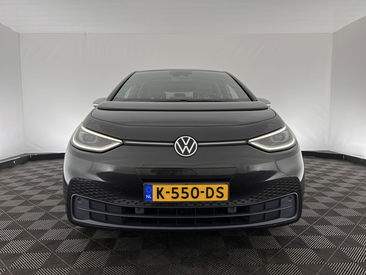 Volkswagen ID.3 First Plus 58 kWh [ 3-Fase ] (INCL.BTW) *FULL-LED | MATRIX-LED | DIGI-COCKPIT | NAVI-FULLMAP | AMBIENT-LIGHT | KEYLESS | CAMERA | COMFORT-SEATS | DAB+ | ECC | PDC | CRUISE | 19''ALU*