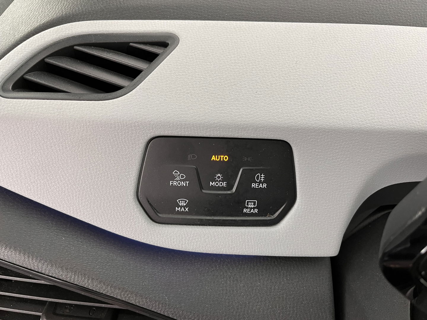 Volkswagen ID.3 First Plus 58 kWh [ 3-Fase ] (INCL.BTW) *FULL-LED | MATRIX-LED | DIGI-COCKPIT | NAVI-FULLMAP | AMBIENT-LIGHT | KEYLESS | CAMERA | COMFORT-SEATS | DAB+ | ECC | PDC | CRUISE | 19''ALU*