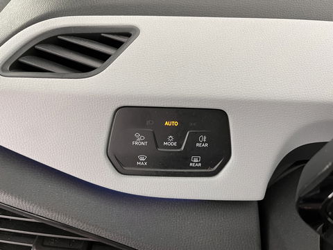 Volkswagen ID.3 First Plus 58 kWh [ 3-Fase ] (INCL.BTW) *FULL-LED | MATRIX-LED | DIGI-COCKPIT | NAVI-FULLMAP | AMBIENT-LIGHT | KEYLESS | CAMERA | COMFORT-SEATS | DAB+ | ECC | PDC | CRUISE | 19''ALU*