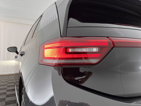 Volkswagen ID.3 First Plus 58 kWh [ 3-Fase ] (INCL.BTW) *FULL-LED | MATRIX-LED | DIGI-COCKPIT | NAVI-FULLMAP | AMBIENT-LIGHT | KEYLESS | CAMERA | COMFORT-SEATS | DAB+ | ECC | PDC | CRUISE | 19''ALU*