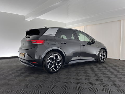 Volkswagen ID.3 First Plus 58 kWh [ 3-Fase ] (INCL.BTW) *FULL-LED | MATRIX-LED | DIGI-COCKPIT | NAVI-FULLMAP | AMBIENT-LIGHT | KEYLESS | CAMERA | COMFORT-SEATS | DAB+ | ECC | PDC | CRUISE | 19''ALU*