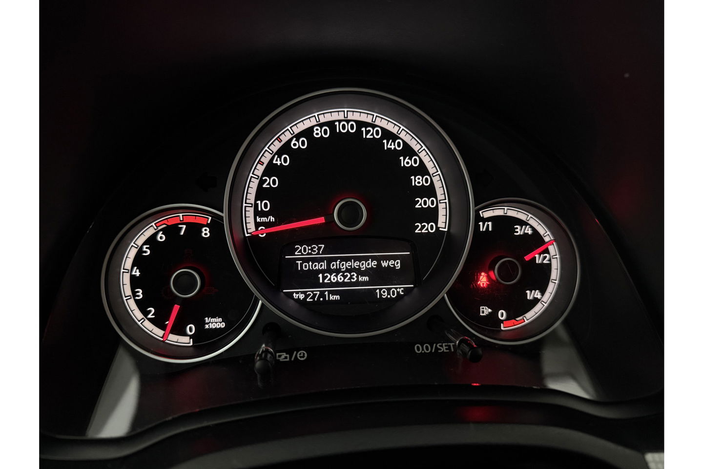 Volkswagen up! 1.0 BMT high up! Airco Cruise LED 15"LMV Parkeersensoren