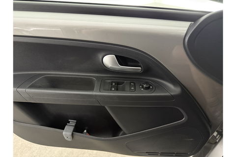 Volkswagen up! 1.0 BMT high up! Airco Cruise LED 15"LMV Parkeersensoren