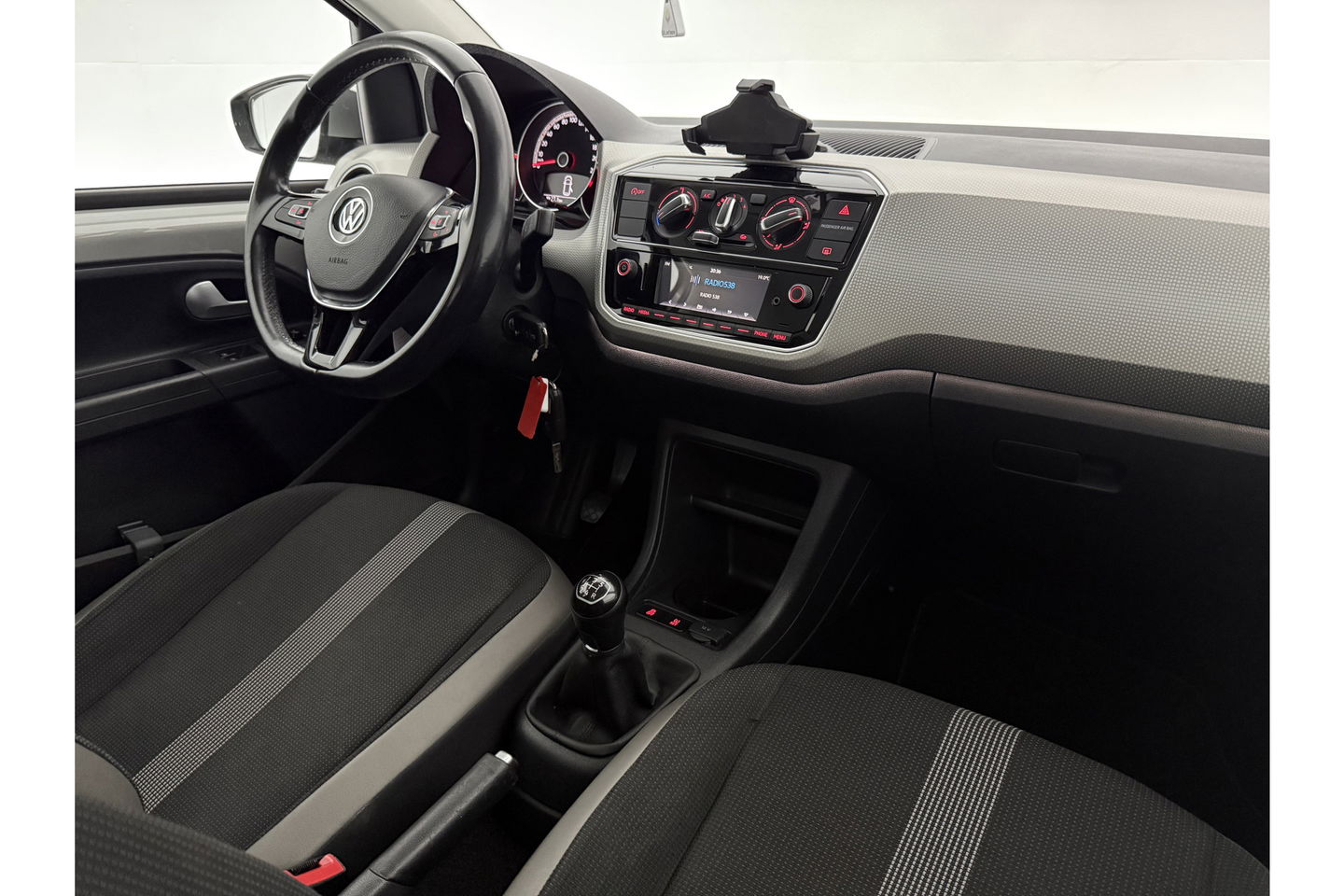 Volkswagen up! 1.0 BMT high up! Airco Cruise LED 15"LMV Parkeersensoren