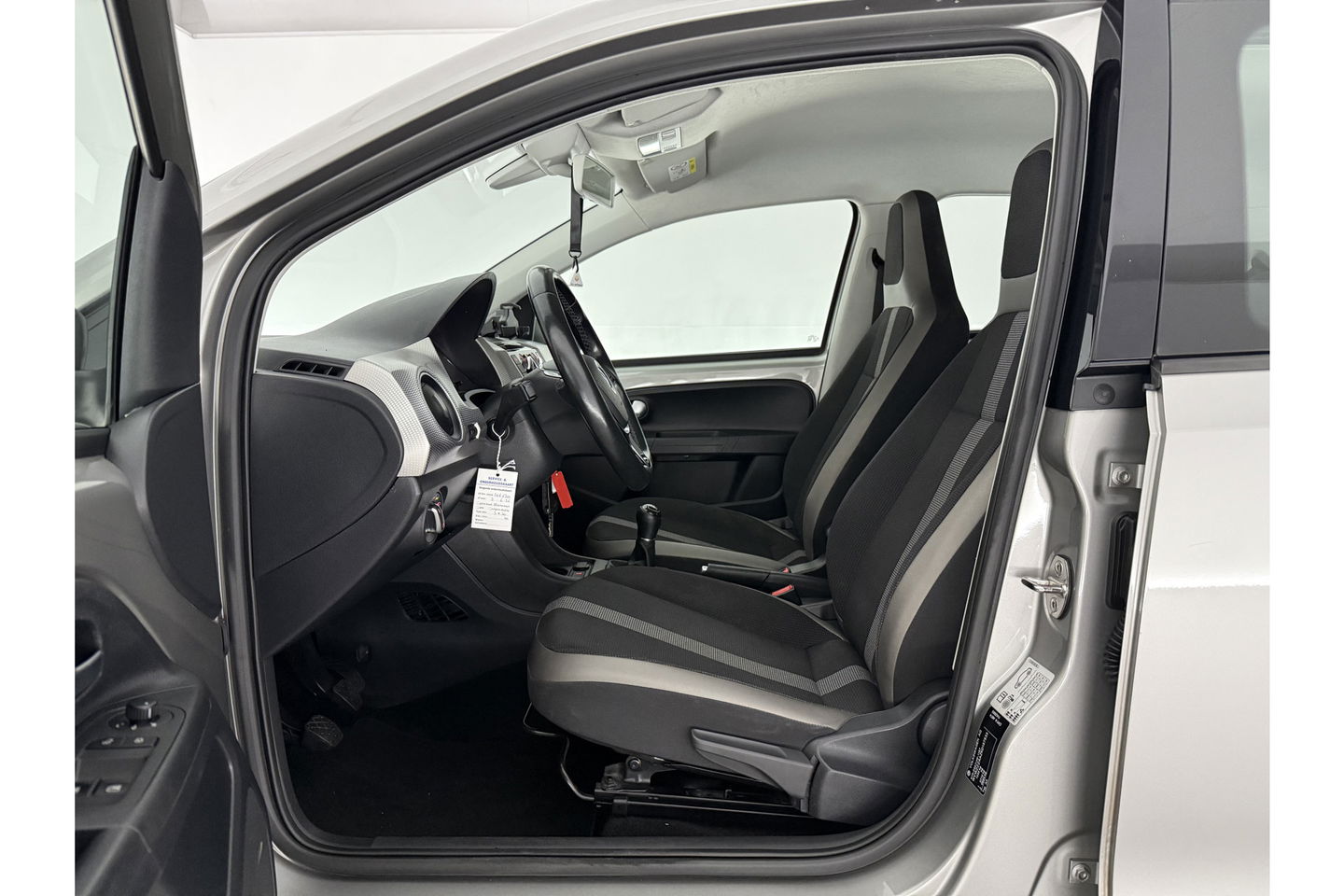 Volkswagen up! 1.0 BMT high up! Airco Cruise LED 15"LMV Parkeersensoren