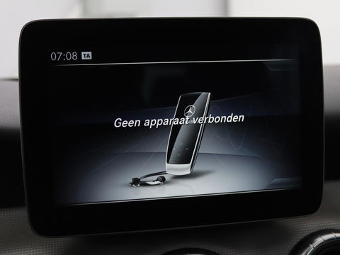 Mercedes-Benz CLA-Klasse 180 Urban | Stoelverwarming | Sportstoelen | Navigatie | Park Assist | Full LED | Half leder | Cruise control | Airco | Bluetooth