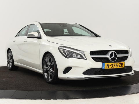 Mercedes-Benz CLA-Klasse 180 Urban | Stoelverwarming | Sportstoelen | Navigatie | Park Assist | Full LED | Half leder | Cruise control | Airco | Bluetooth