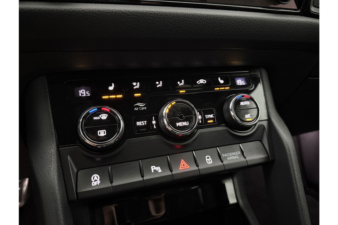 Škoda Kodiaq 1.5 TSI 150PK Sportline Business Camera Sfeerverl. LED Virtual Carplay Memory Clima Cruise Navi PDC 19''LMV