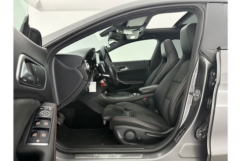 Mercedes-Benz CLA-Klasse 180 AMG Pano Camera LED Clima Cruise Navi PDC 18"LMV