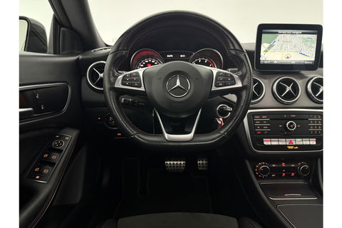 Mercedes-Benz CLA-Klasse 180 AMG Pano Camera LED Clima Cruise Navi PDC 18"LMV