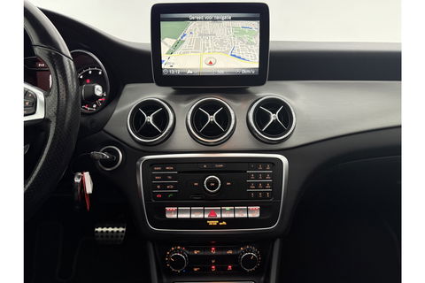 Mercedes-Benz CLA-Klasse 180 AMG Pano Camera LED Clima Cruise Navi PDC 18"LMV
