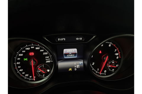 Mercedes-Benz CLA-Klasse 180 AMG Pano Camera LED Clima Cruise Navi PDC 18"LMV