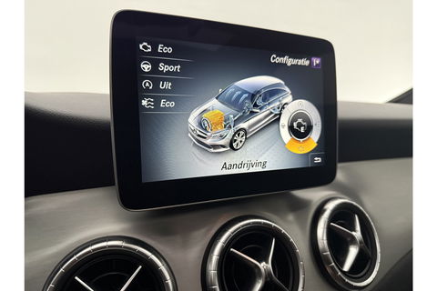 Mercedes-Benz CLA-Klasse 180 AMG Pano Camera LED Clima Cruise Navi PDC 18"LMV