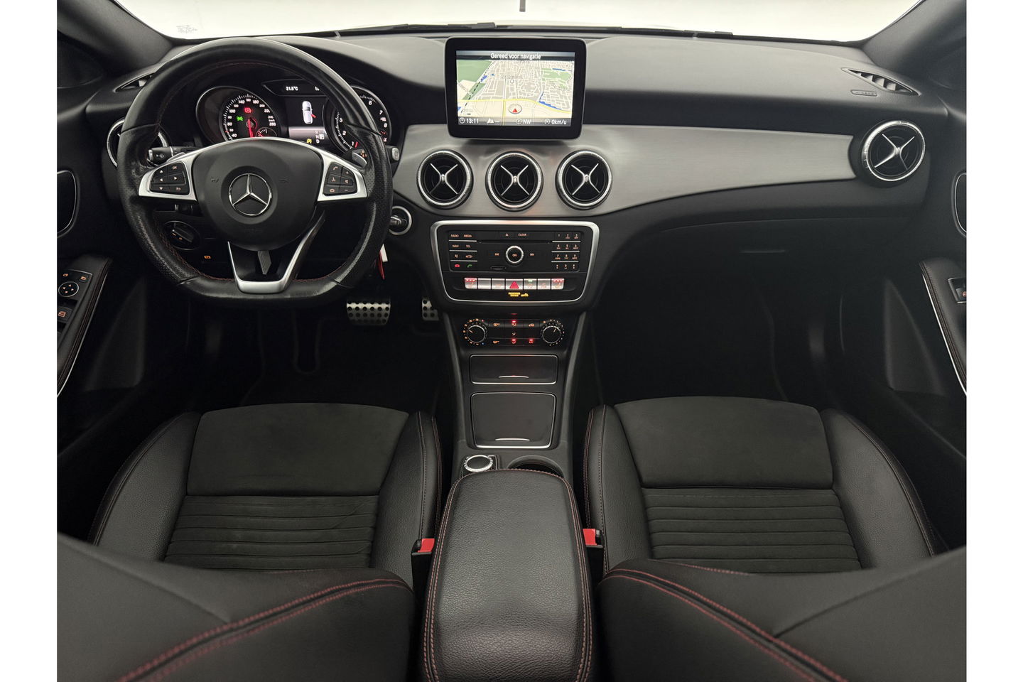 Mercedes-Benz CLA-Klasse 180 AMG Pano Camera LED Clima Cruise Navi PDC 18"LMV