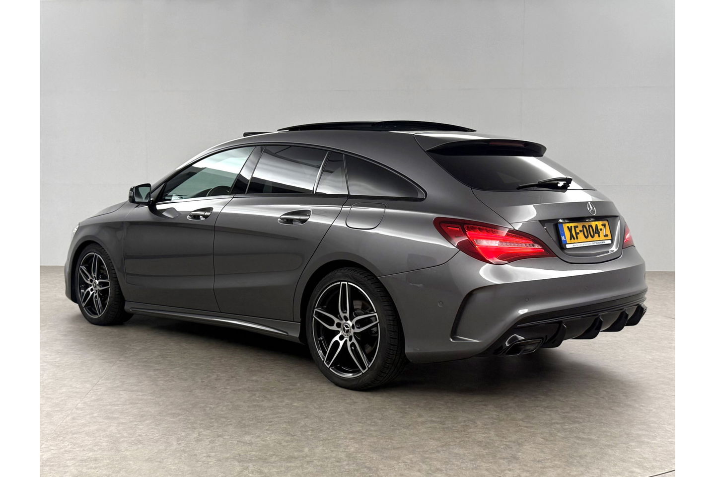 Mercedes-Benz CLA-Klasse 180 AMG Pano Camera LED Clima Cruise Navi PDC 18"LMV
