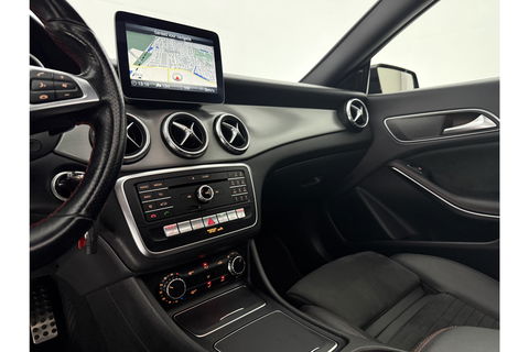 Mercedes-Benz CLA-Klasse 180 AMG Pano Camera LED Clima Cruise Navi PDC 18"LMV