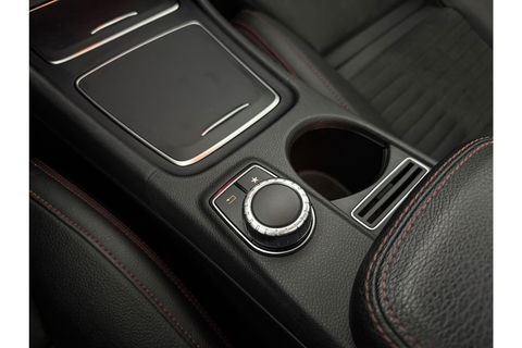 Mercedes-Benz CLA-Klasse 180 AMG Pano Camera LED Clima Cruise Navi PDC 18"LMV