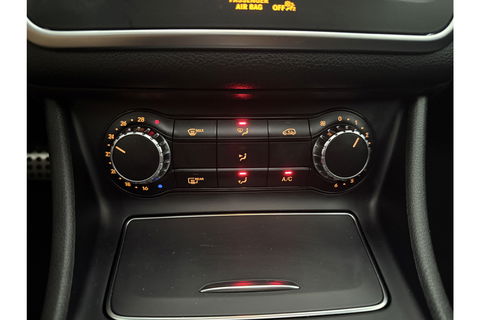 Mercedes-Benz CLA-Klasse 180 AMG Pano Camera LED Clima Cruise Navi PDC 18"LMV