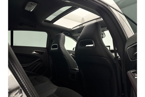 Mercedes-Benz CLA-Klasse 180 AMG Pano Camera LED Clima Cruise Navi PDC 18"LMV