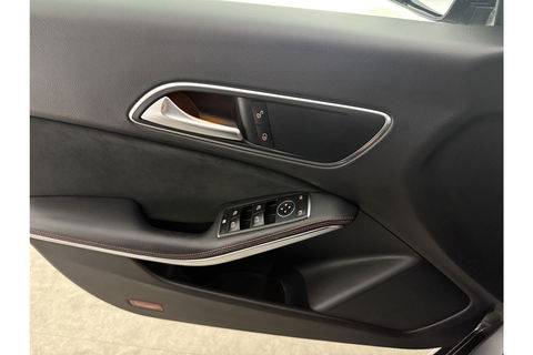 Mercedes-Benz CLA-Klasse 180 AMG Pano Camera LED Clima Cruise Navi PDC 18"LMV