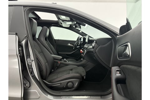 Mercedes-Benz CLA-Klasse 180 AMG Pano Camera LED Clima Cruise Navi PDC 18"LMV