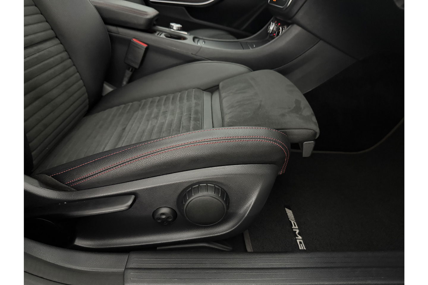 Mercedes-Benz CLA-Klasse 180 AMG Pano Camera LED Clima Cruise Navi PDC 18"LMV