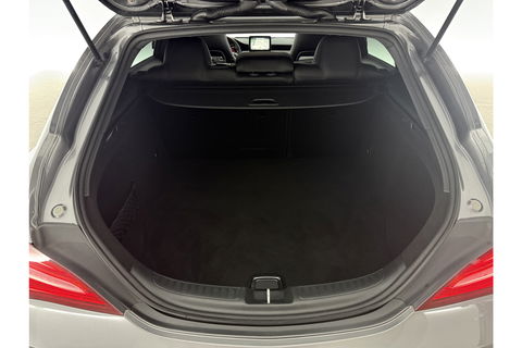 Mercedes-Benz CLA-Klasse 180 AMG Pano Camera LED Clima Cruise Navi PDC 18"LMV