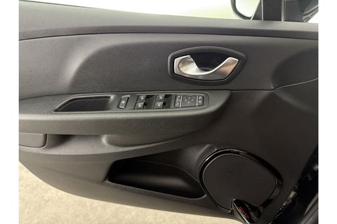 Renault Clio 0.9 TCe Limited Clima Camera Carplay Cruise Navi LED 16"LMV Parkeersensoren