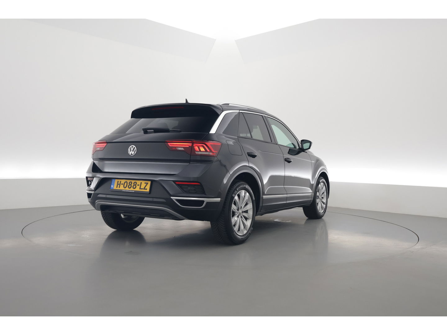 Volkswagen T-Roc 1.5 TSI Sport | CarPlay | Dodehoek. | Adapt. Cruise | Camera