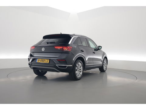 Volkswagen T-Roc 1.5 TSI Sport | CarPlay | Dodehoek. | Adapt. Cruise | Camera