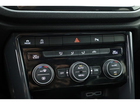 Volkswagen T-Roc 1.5 TSI Sport | CarPlay | Dodehoek. | Adapt. Cruise | Camera