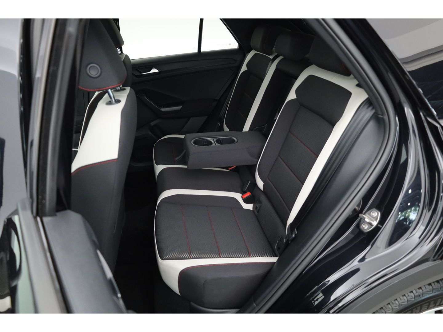Volkswagen T-Roc 1.5 TSI Sport | CarPlay | Dodehoek. | Adapt. Cruise | Camera