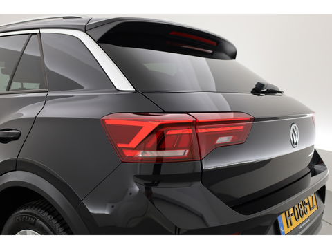 Volkswagen T-Roc 1.5 TSI Sport | CarPlay | Dodehoek. | Adapt. Cruise | Camera