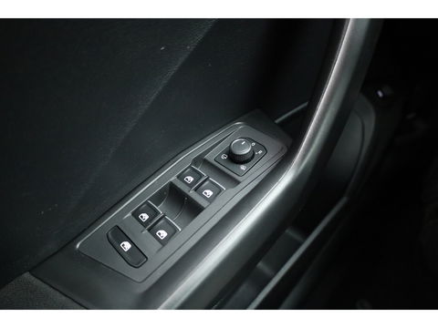 Volkswagen T-Roc 1.5 TSI Sport | CarPlay | Dodehoek. | Adapt. Cruise | Camera