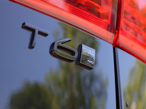 Volvo XC60 T6 Plug-in hybrid AWD Plus Black Edition | Bowers&Wilkens | 360 Camera | Headup display