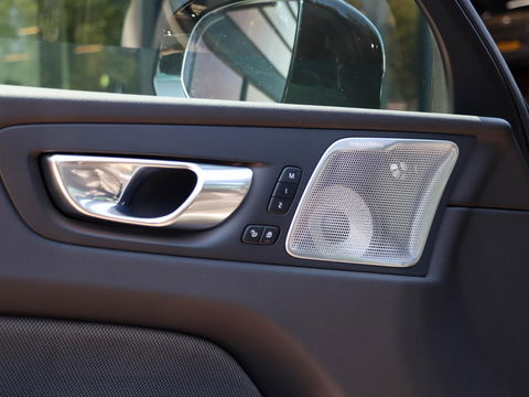 Volvo XC60 T6 Plug-in hybrid AWD Plus Black Edition | Bowers&Wilkens | 360 Camera | Headup display
