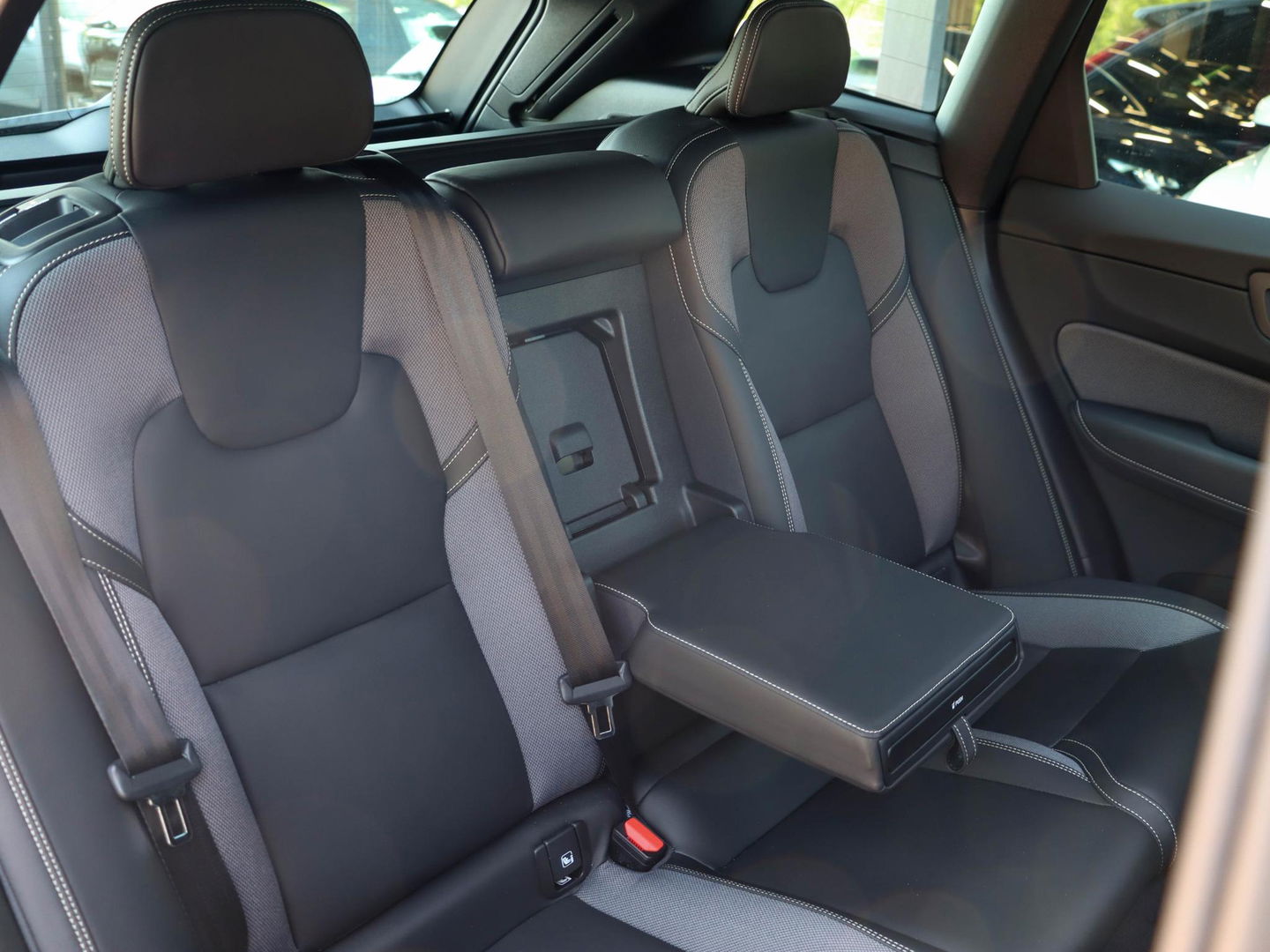 Volvo XC60 T6 Plug-in hybrid AWD Plus Black Edition | Bowers&Wilkens | 360 Camera | Headup display