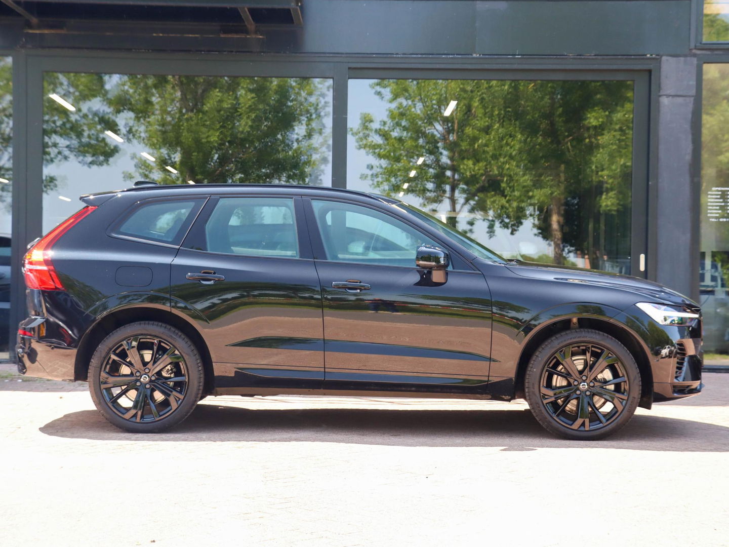 Volvo XC60 T6 Plug-in hybrid AWD Plus Black Edition | Bowers&Wilkens | 360 Camera | Headup display