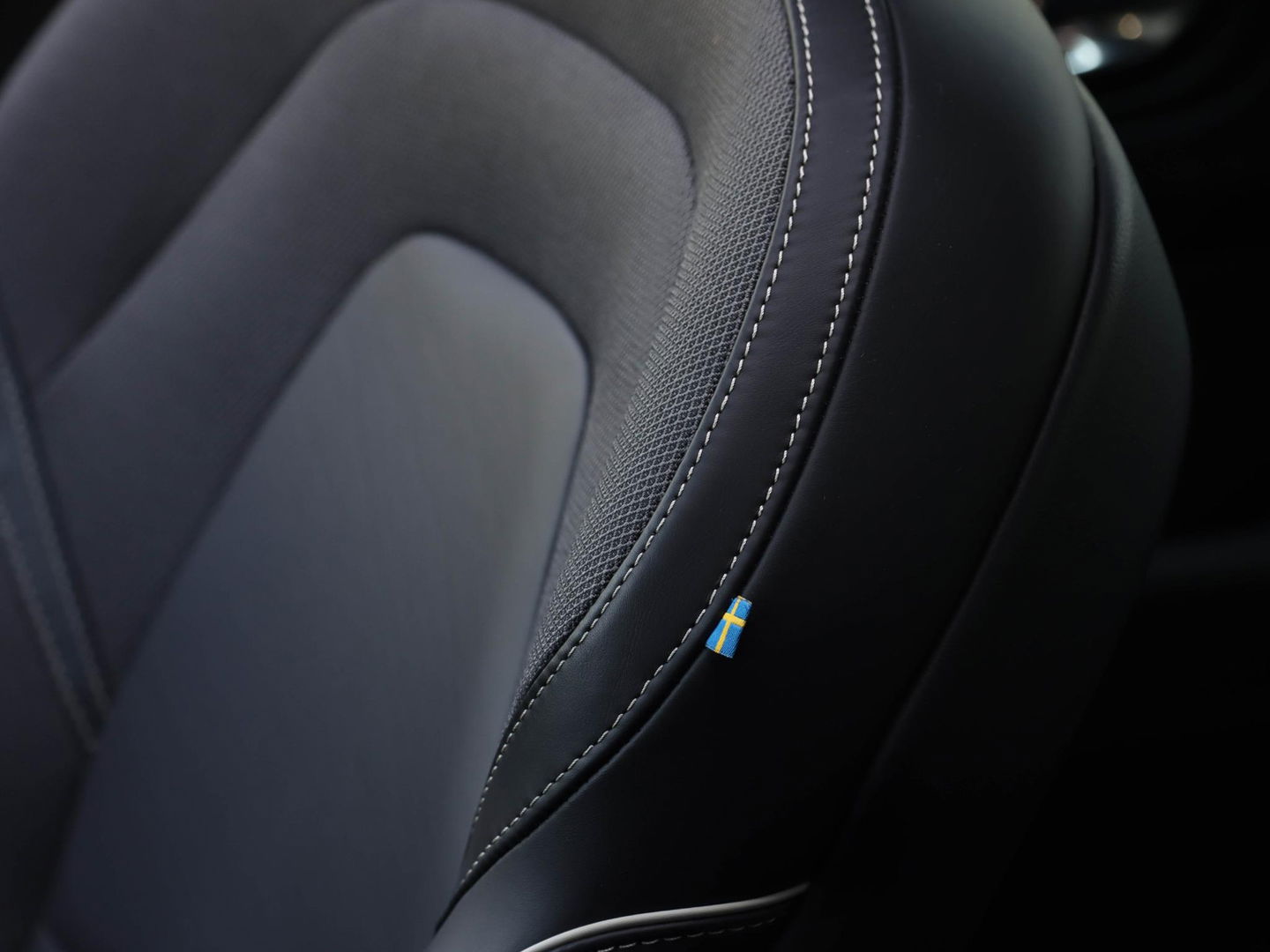 Volvo XC60 T6 Plug-in hybrid AWD Plus Black Edition | Bowers&Wilkens | 360 Camera | Headup display
