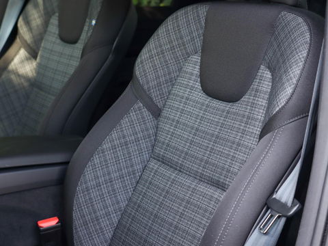Volvo XC60 T6 Plug-in hybrid AWD Core Bright Panoramadak | Stoel/stuurverwarming | Trekhaak