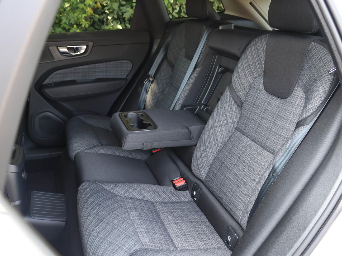 Volvo XC60 T6 Plug-in hybrid AWD Core Bright Panoramadak | Stoel/stuurverwarming | Trekhaak