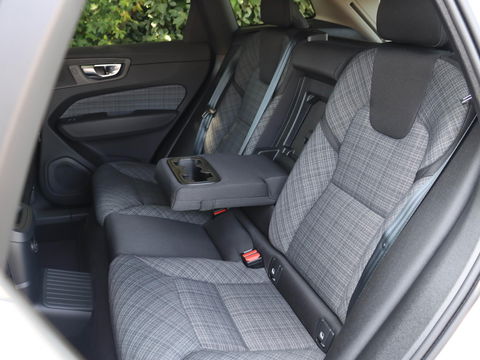 Volvo XC60 T6 Plug-in hybrid AWD Core Bright Panoramadak | Stoel/stuurverwarming | Trekhaak