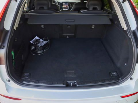 Volvo XC60 T6 Plug-in hybrid AWD Core Bright Panoramadak | Stoel/stuurverwarming | Trekhaak
