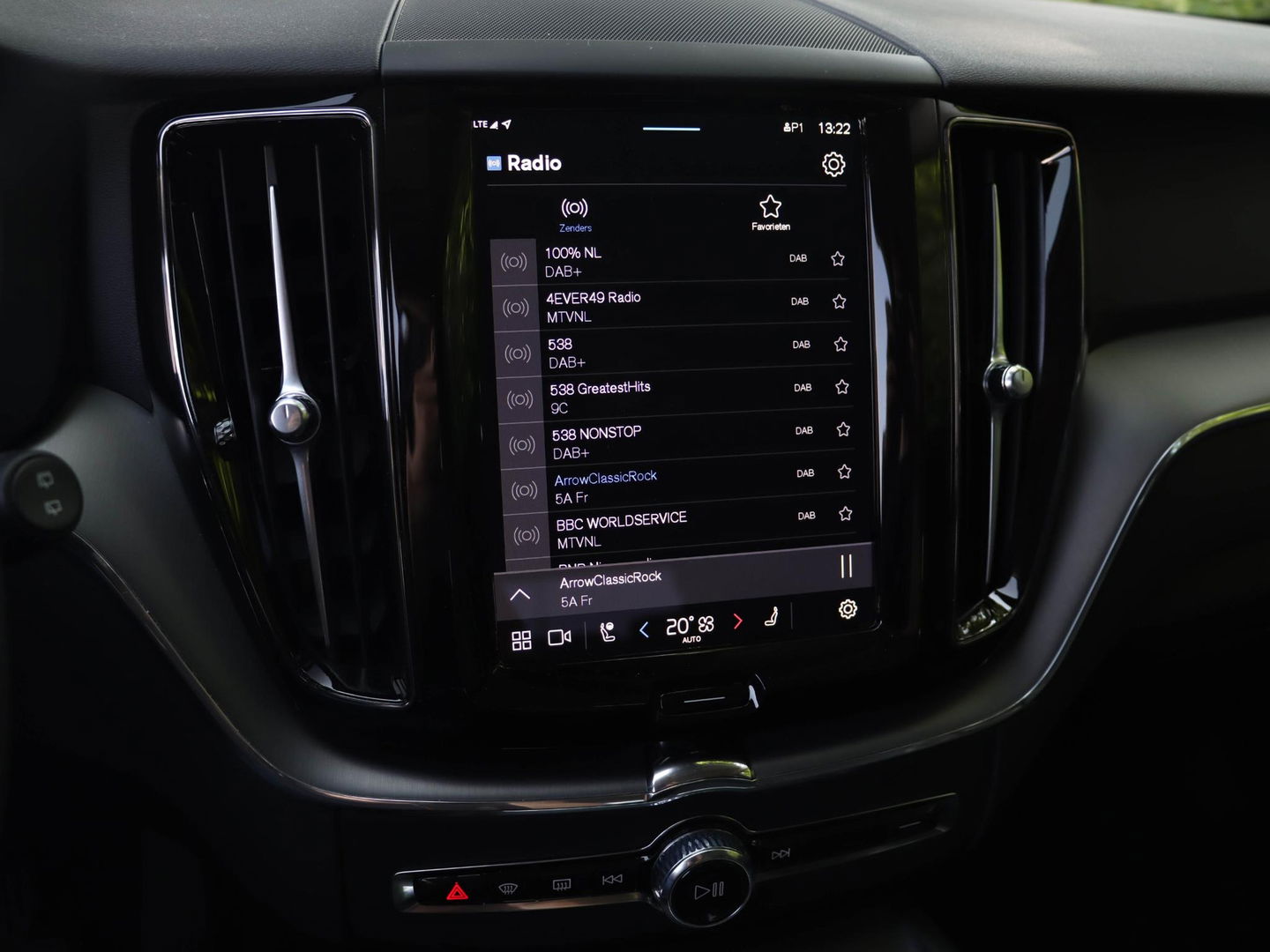 Volvo XC60 T6 Plug-in hybrid AWD Core Bright Panoramadak | Stoel/stuurverwarming | Trekhaak