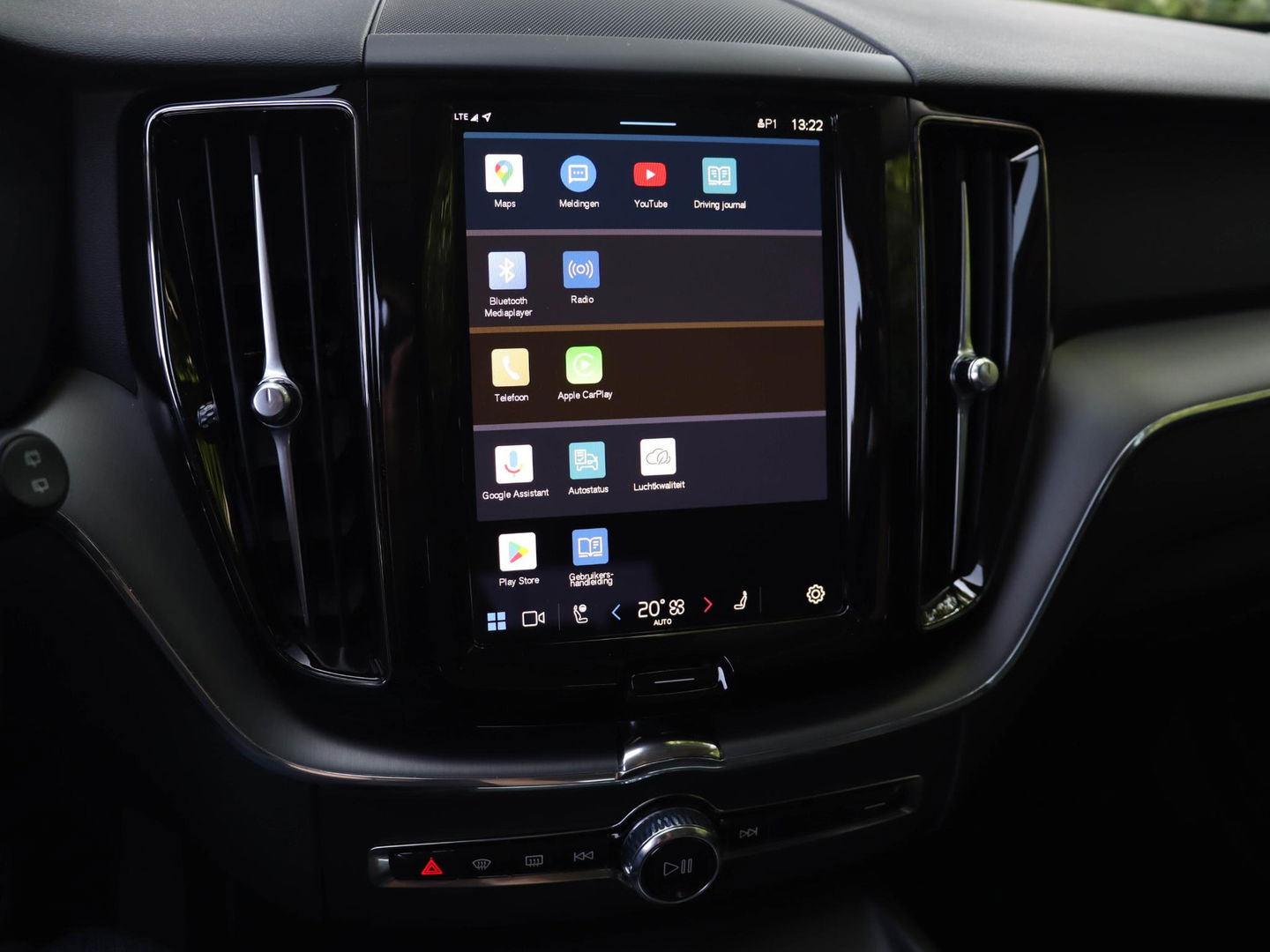 Volvo XC60 T6 Plug-in hybrid AWD Core Bright Panoramadak | Stoel/stuurverwarming | Trekhaak