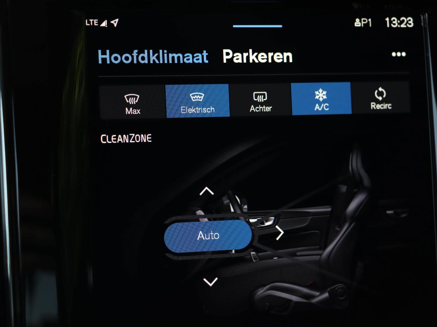 Volvo XC60 T6 Plug-in hybrid AWD Core Bright Panoramadak | Stoel/stuurverwarming | Trekhaak